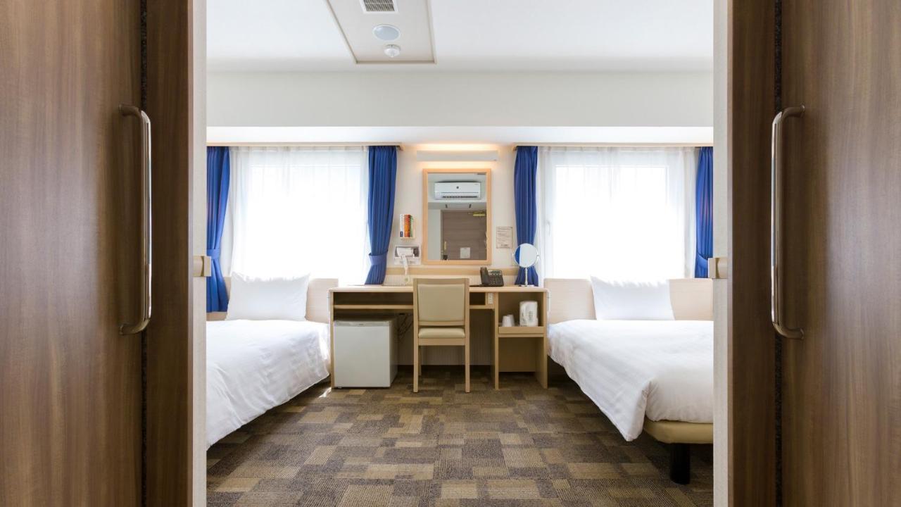 Toyoko Inn Shiki Eki Higashi Guchi Exterior photo